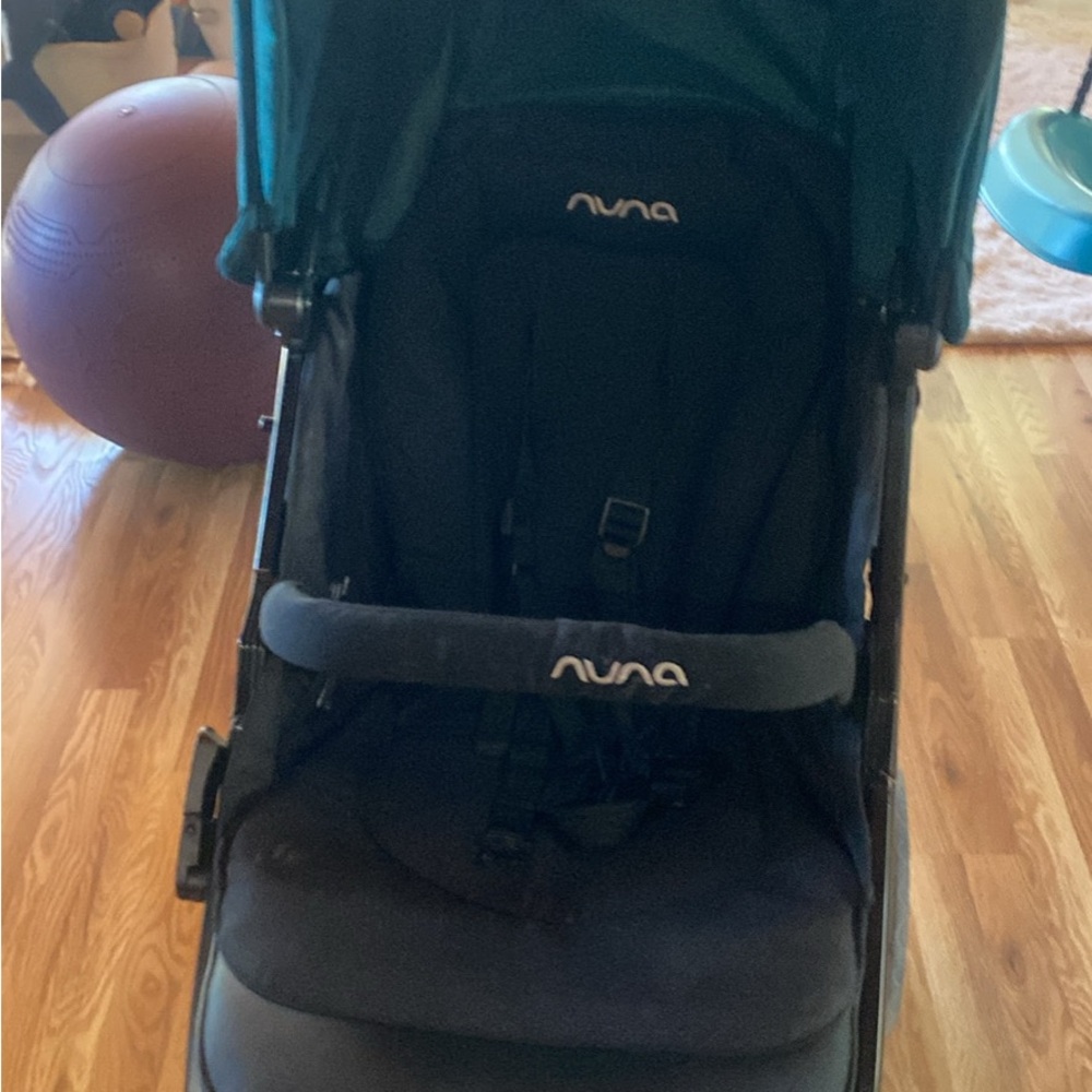 Nuna car seat/with base and stroller Teal and Black - Picture 3 of 8